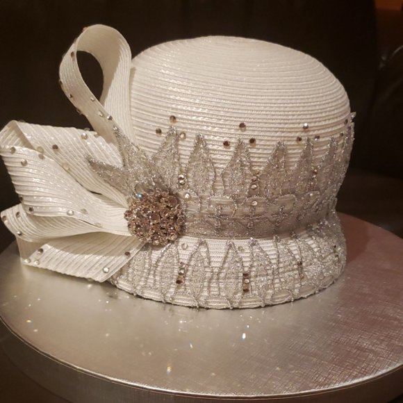 Vintage 1950\'s White Cloche Hat Designed with Swarovsky Crystals main image 4
